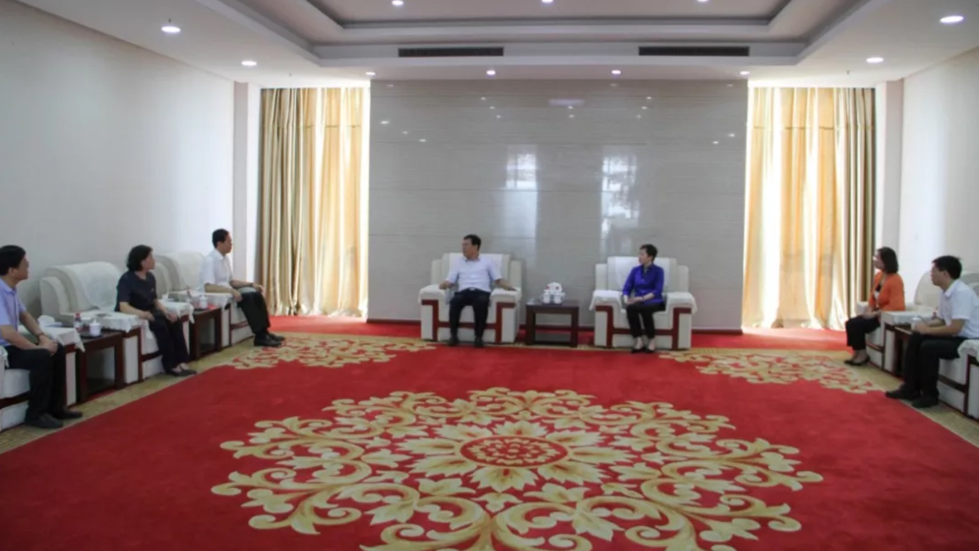 濰坊市委常委、組織部部長(zhǎng)劉國(guó)偉來(lái)浩信集團(tuán)走訪(fǎng)慰問(wèn)省勞模呂繼賢董事長(zhǎng)